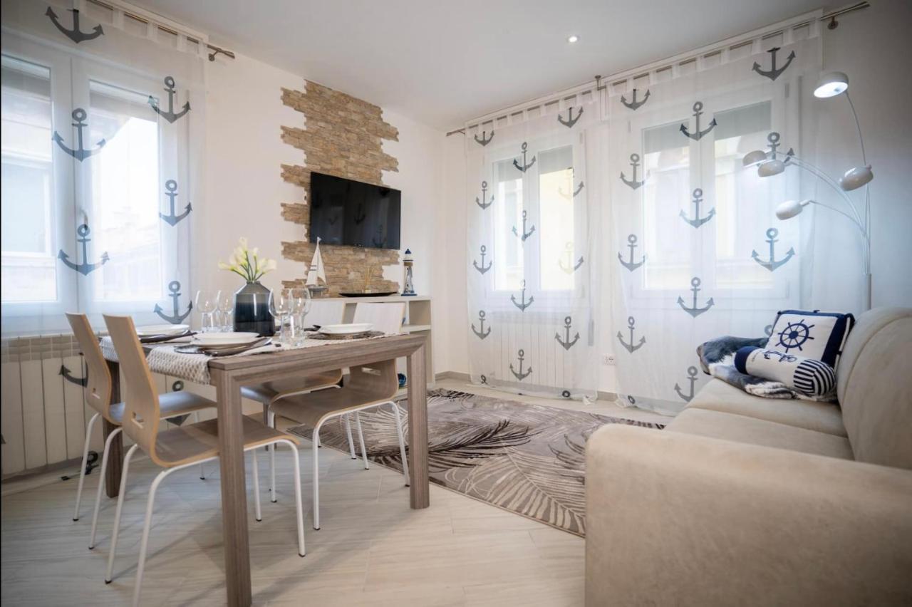 Appartamento 3 Camere Da Letto - Holiday House 2 Венеція Екстер'єр фото