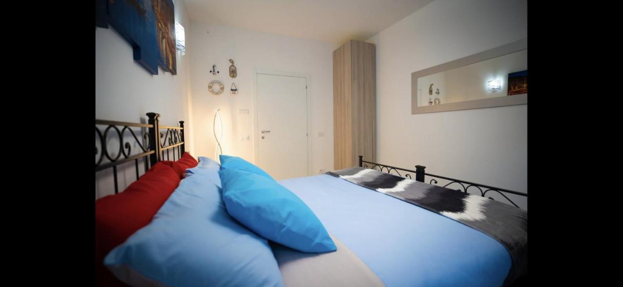 Appartamento 3 Camere Da Letto - Holiday House 2 Венеція Екстер'єр фото