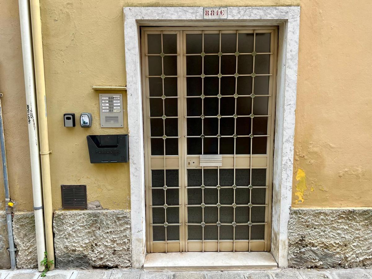 Appartamento 3 Camere Da Letto - Holiday House 2 Венеція Екстер'єр фото